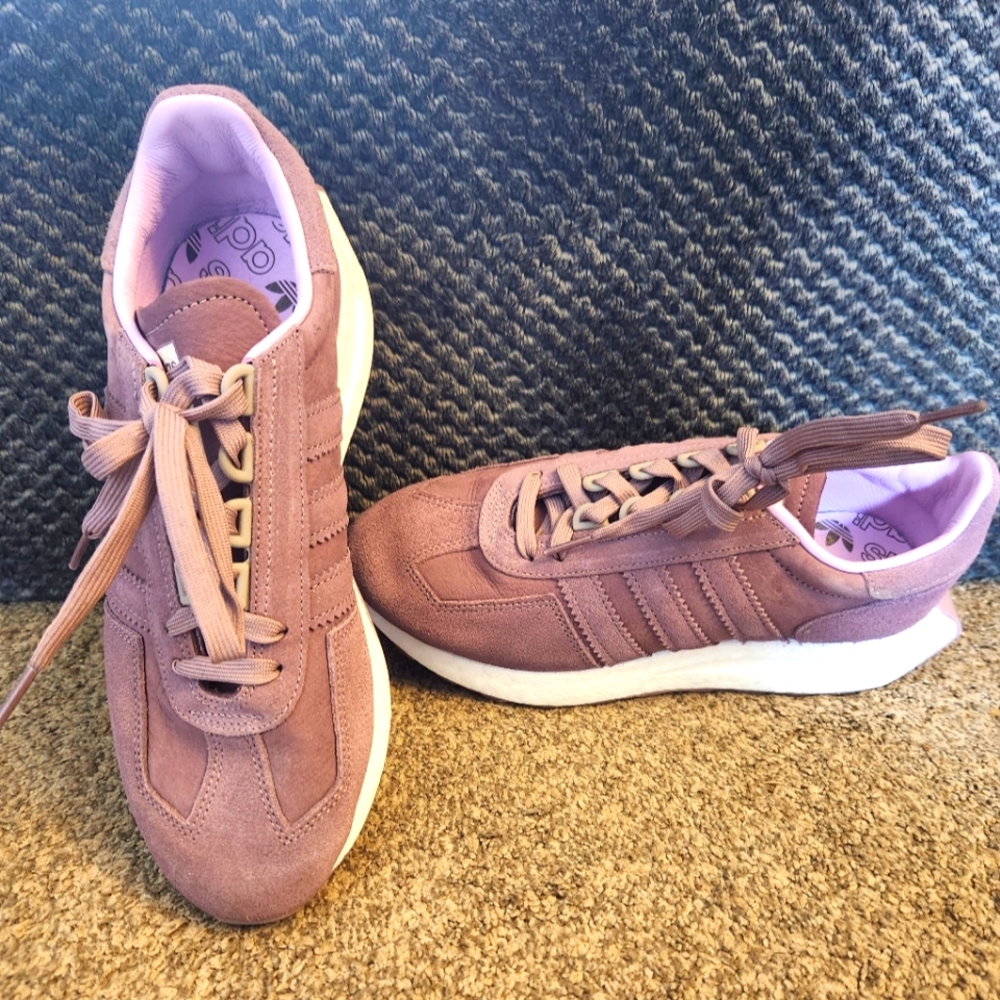 Lilac Adidas tennis shoes